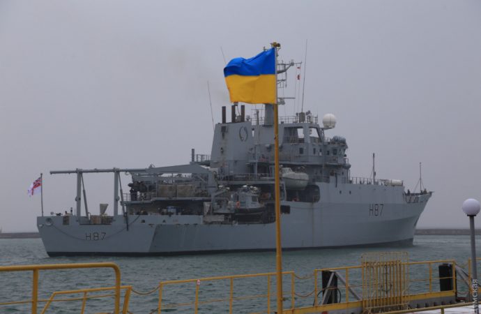 Корабль королевского флота прибыл в Одессу