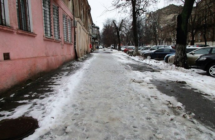 В Одессе снегоуборочные машины будут контролировать с помощью GPS
