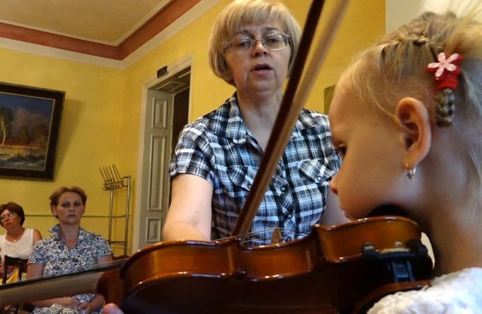 Где в Одессе обучить ребенка музыке?