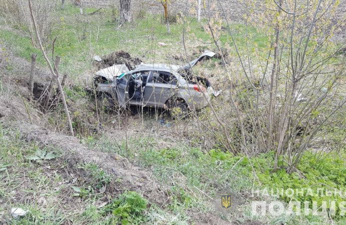 Один погиб, двое травмированы: в Одесской области машина съехала в кювет