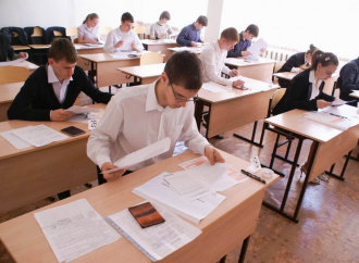 Родители 9-классников жалуются на поборы перед экзаменами, директора получили строгие предупреждения
