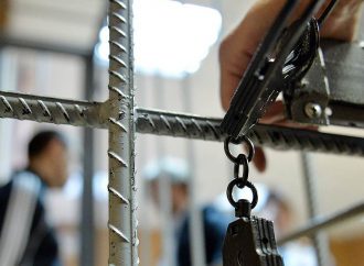 Экс-милиционера из Одессы приговорили к 8 годам тюрьмы за нападение на семью пенсионеров
