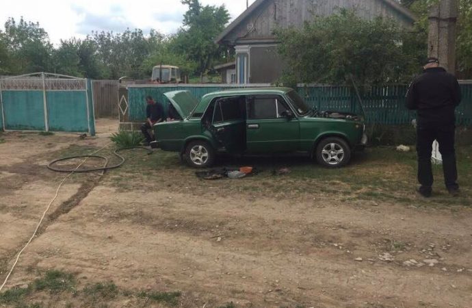 В горящем автомобиле на юге Одесской области погибла девочка