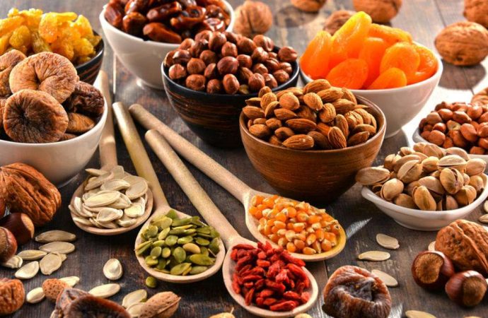 Орехи и сухофрукты при псориазе: вред и польза