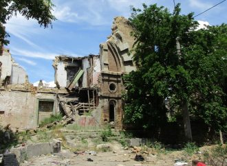 Одесситы взывают к городской власти: Масонский дом «заблагоухал» к лету
