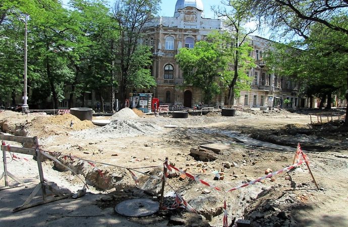 Софиевская и спуск Маринеско: живописные раскопки дополнены новыми мостами