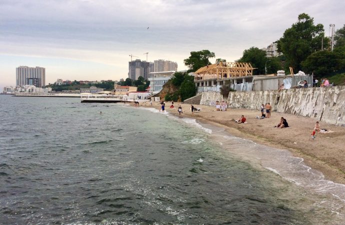 Аркадия: курортный сезон начался, а пляж еще не готов