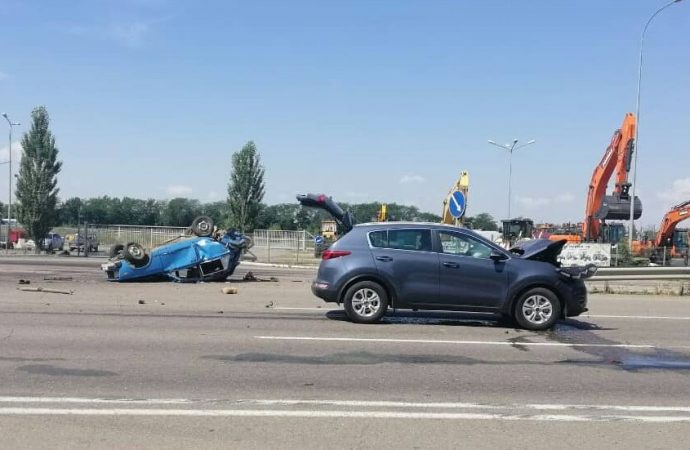 ДТП с переворотом произошло на выезде из Одессы