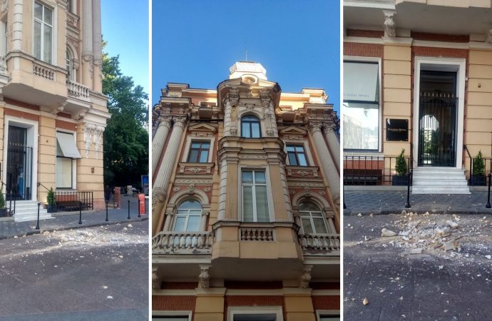 «Не выдержала»: с фасада Дома Навроцкого рухнула кариатида