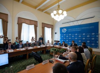 Губернатора не назначил, а главу ГФС решил уволить: как проходит визит президента в Одессу