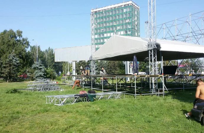Ради концерта в поддержку кандидата в депутаты в Одессе испортили зеленую зону