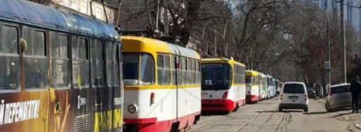 В Одессе женщина остановила четыре трамвая