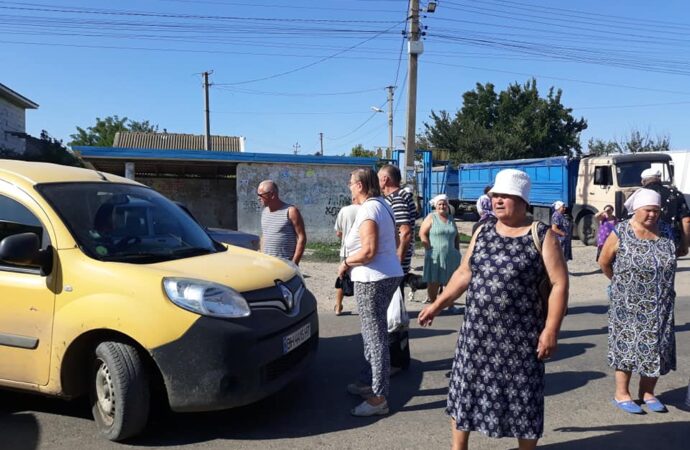 Под Одессой митинговали на трассе из-за повышения цен на проезд (видео)