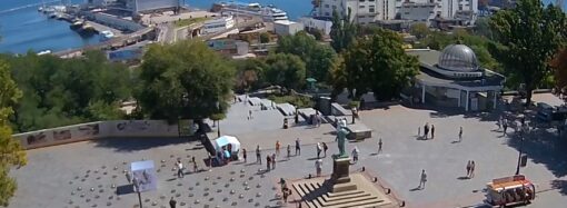 121 капкан: біля пам’ятника Дюку встановили інсталяцію про українських політв’язнів в Росії