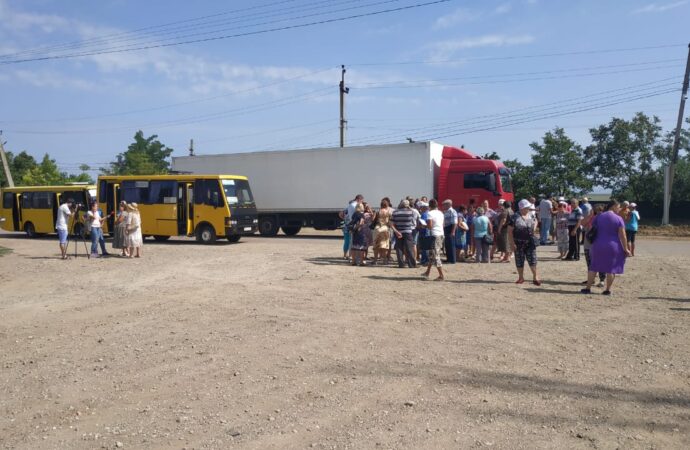 Около 100 человек перекрывали дорогу Одесса — Белгород-Днестровский