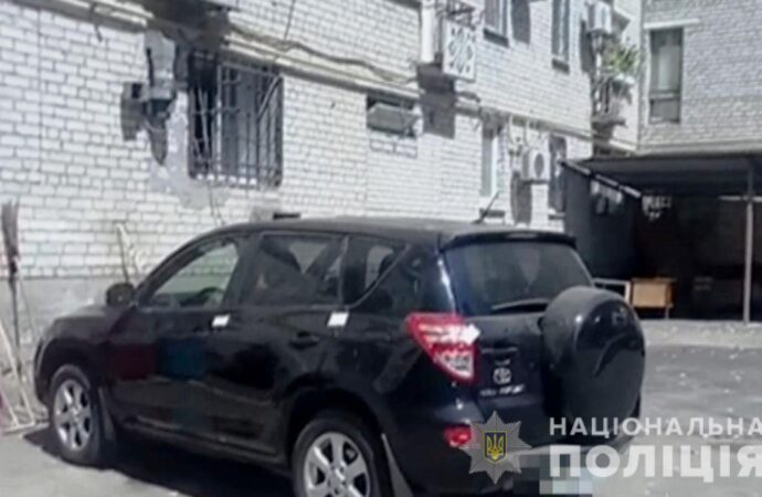 В Одессе воры обчистили квартиру женщины и увезли награбленное на ее авто