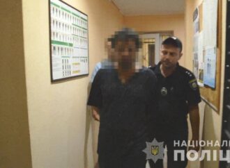 «Он меня обзывал»: житель Балты покалечил ножом 12-летнего племянника