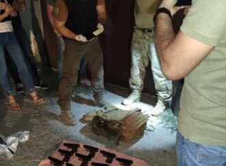 Одесские мансы: в Одессе матрос менял наркотики на нелегальное оружие
