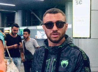 «Оцениваю себя на «семерочку»: после боя Ломаченко встретился с фанатами в Одессе