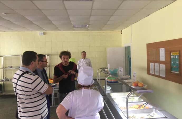 Одесских школьников будет кормить звезда кулинарного шоу