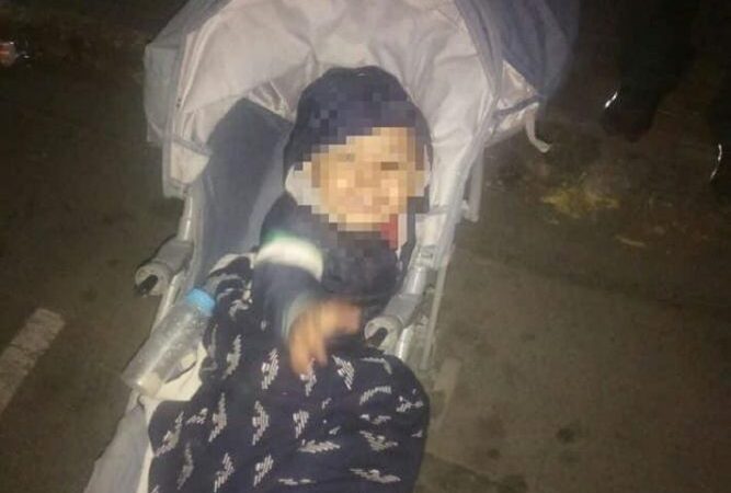 Близ одесского «Привоза» нашли брошенную детскую коляску с малышом