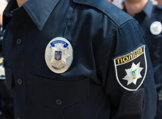 На Одещині розбійник кинув у голову поліцейського балонним ключем
