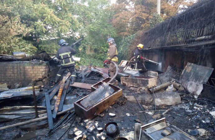 Пожежа на ринку «Черьомушки»: рятувальники розповіли деталі