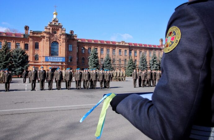 В Одеській академії курсантів навчають офіцери Великої Британії та США
