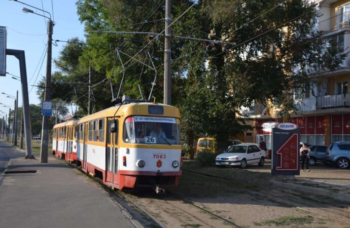 Ради студентов и школьников в Одессе «спаровали» трамваи