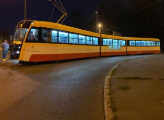Найдовший трамвай почали випробовувати на маршрутах Одеси