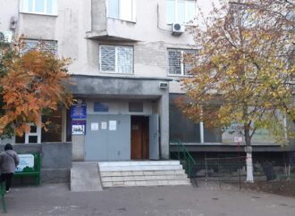 Життю нічого не загрожує: в Одеській обладміністрації розповіли про стан дітей, які випали з вікна