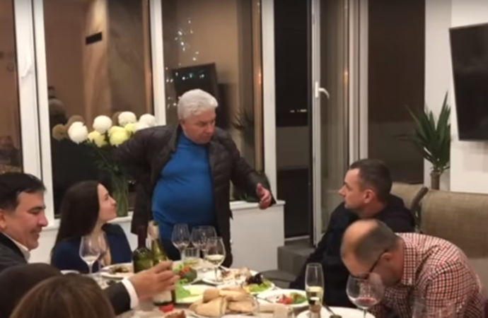 Хаит читал стихи, а Филимонов травил анекдоты: Саакашвили переехал в Одессу и похвастался новосельем (видео)