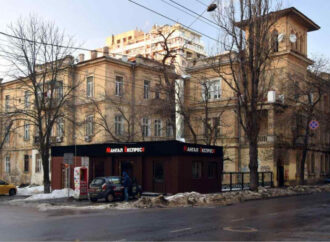 Во время реконструкции в Одессе повредили старинный особняк: владельцы ответят в суде