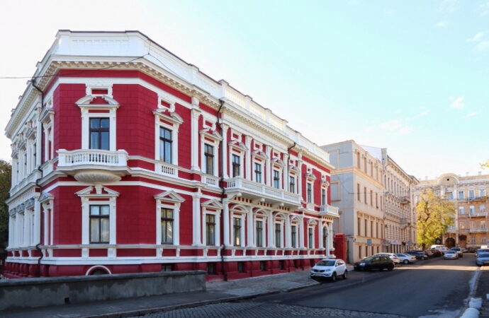 Исторический дом в Одессе предлагают купить и расширить его площадь