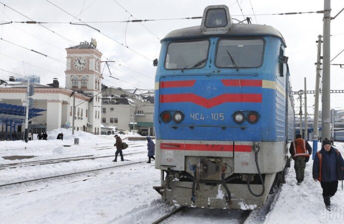 Укрзалізниця призначить 35 додаткових поїздів до новорічно-різдвяних свят