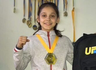 11-летняя одесситка, которую пытались насильно забрать в приют, стала чемпионкой по кикбоксингу