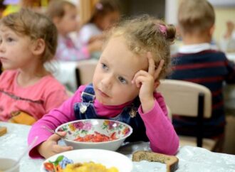 В одесских детсадах хотят ввести новые цены на питание и новое меню