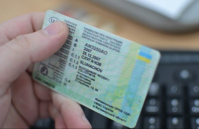 Близько 30-40% українських водіїв придбали водійські права: опитування водіїв з Одеси