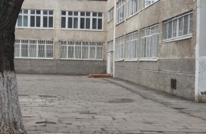 После пожара в Одессе планируют начать снимать решетки с школьных окон
