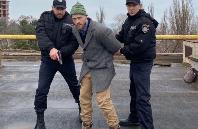 На Французском бульваре в Одессе копы «арестовали» популярного украинского танцора (фото)