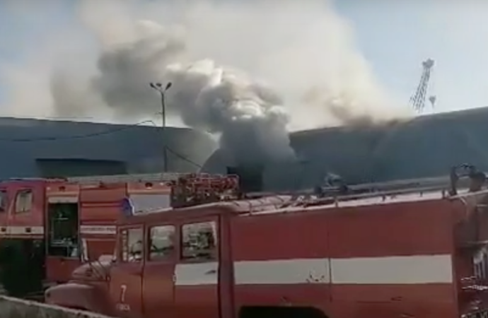 Пожар на 7-ом километре в Одессе: горят склады (видео)