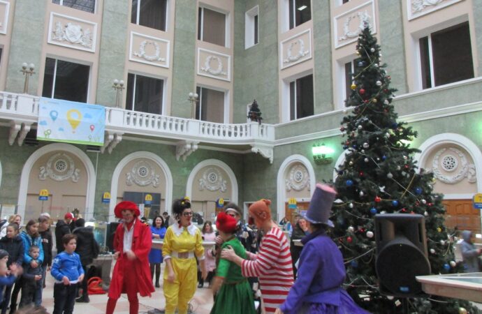 За новогодней сказкой – на Одесский Главпочтамт
