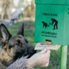 Одесситов просят не воровать пакеты из «собачьих» стоек (видео)