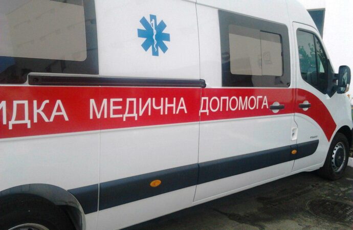 Впав з дерева, але не сказав батькам: на Одещині на операційному столі помер 11-річний хлопчик