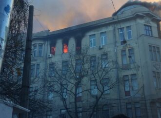 Одесскому пожарному и преподавательнице присвоили звание Героев Украины за спасение людей при пожаре в колледже