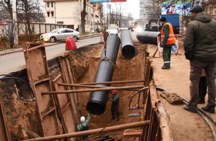 «Инфоксводоканал» проложил новый канализационный коллектор по улице Львовской