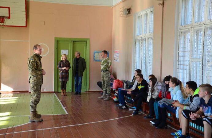 В одесских школах будут преподавать военные в отставке