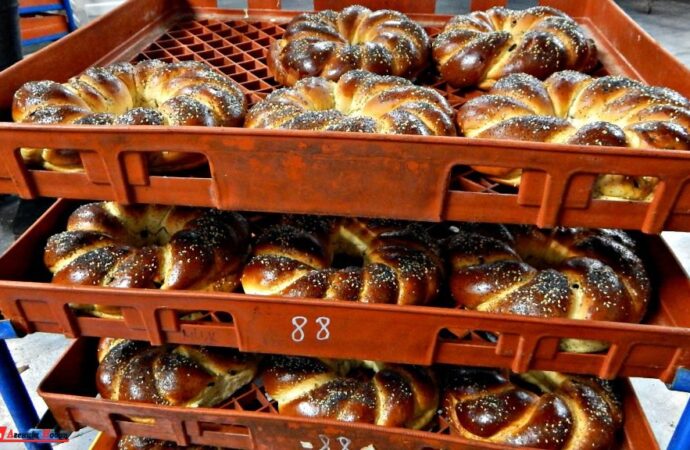 У пекарні на Одещині планують спекти майже 20 тисяч святкових калачів (фото)