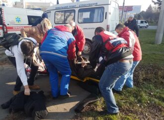В Одессе волонтеры спасли от сердечного приступа пожилого мужчину