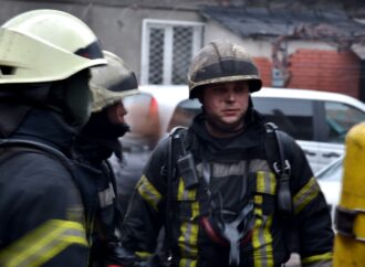 Через пожежу у підвалі в Одесі ледь не постраждав двоповерховий житловий будинок (фото)